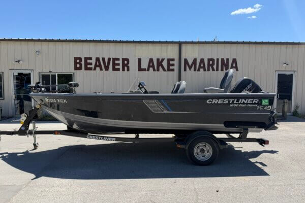 2016 Crestliner  1650 Fish Hawk